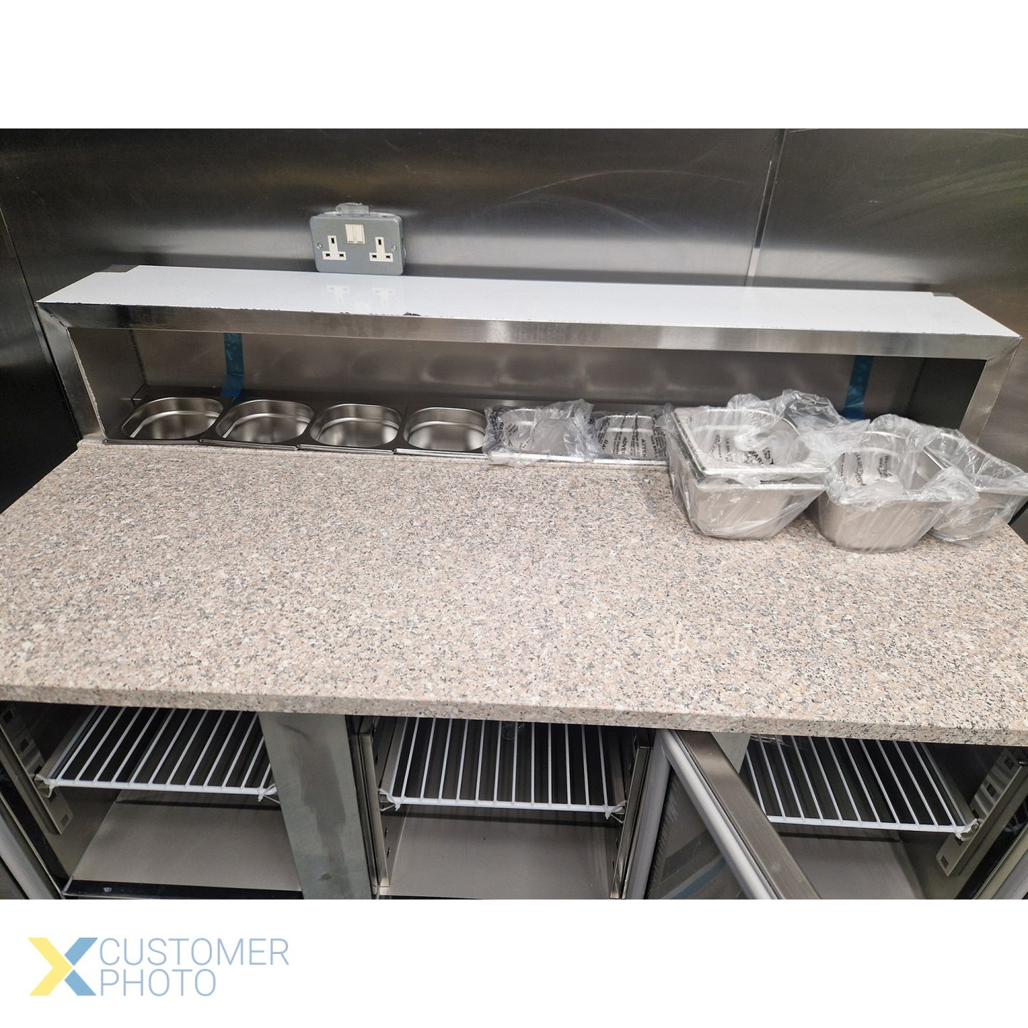 Pizza Prep Table 3 doors Stainless steel Pizza top 8xGN1/6 Depth 700mm | THPS903