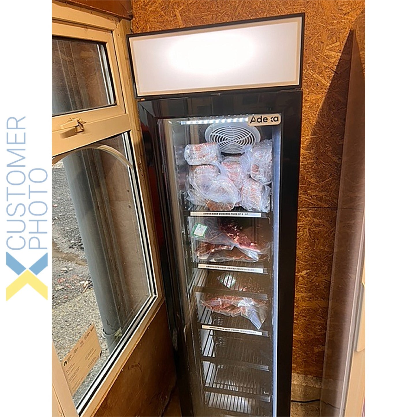 Commercial Display Freezer Upright 105 litres Hinged glass door LED canopy Black | SD105B