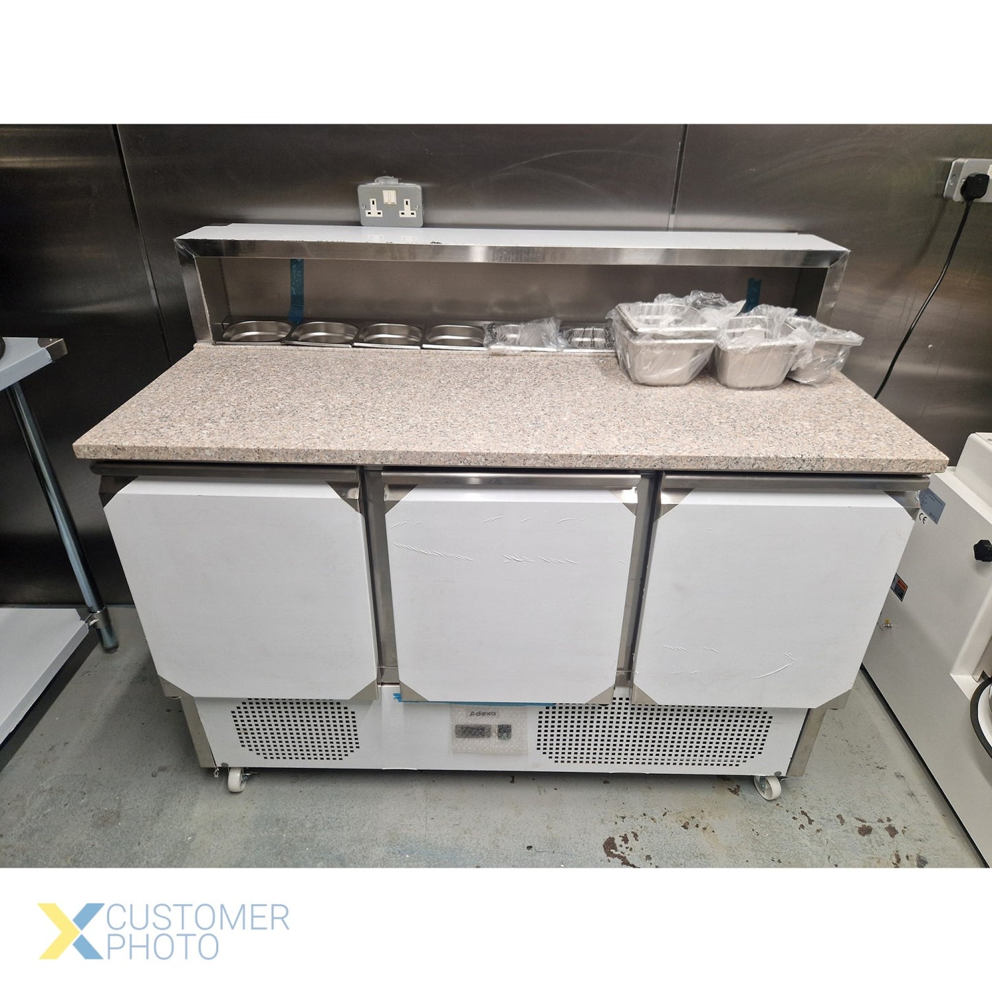 Pizza Prep Table 3 doors Stainless steel Pizza top 8xGN1/6 Depth 700mm | THPS903