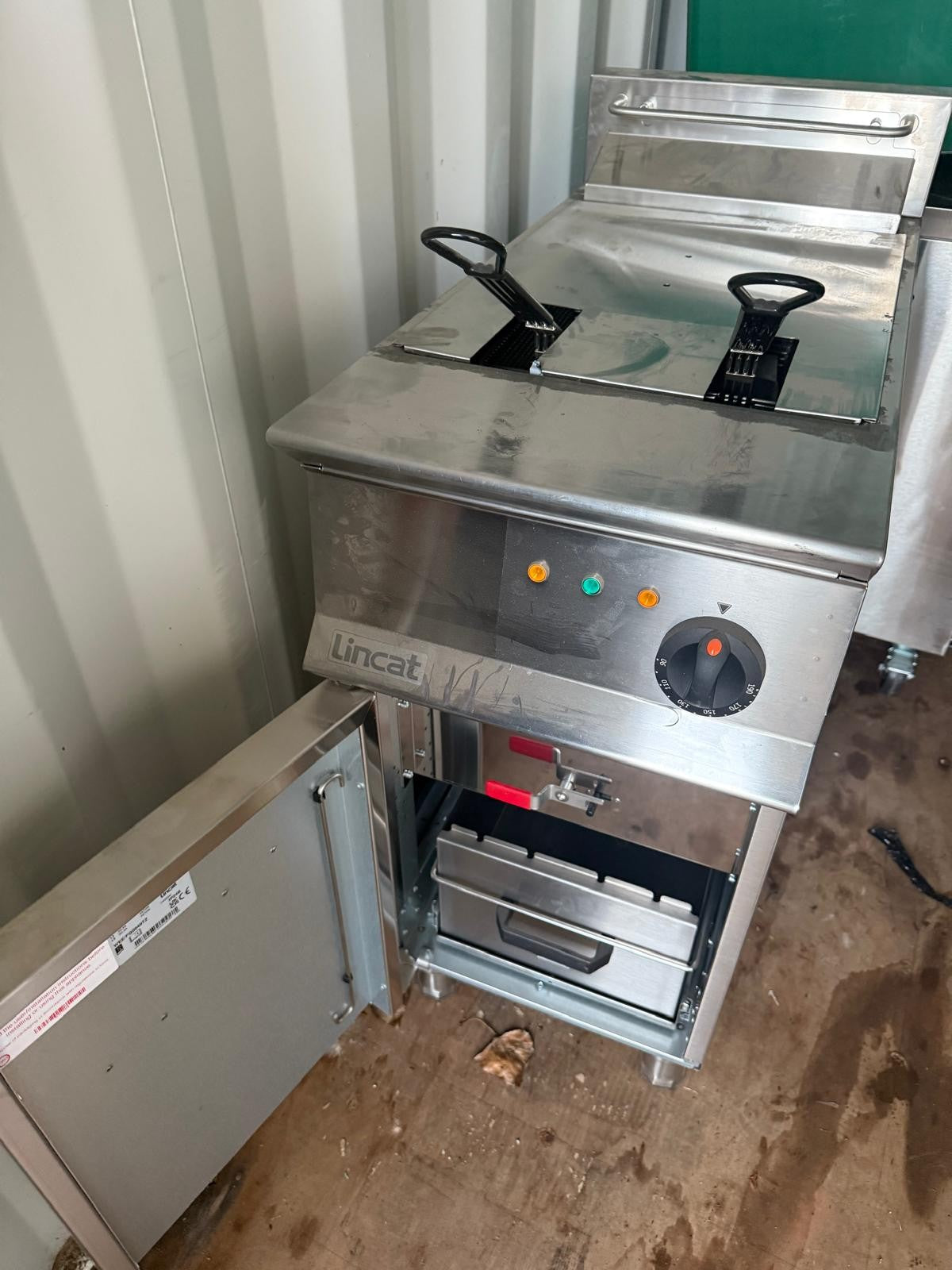 Lincat Opus 800 Free Standing Electric Single Fryer - B Grade