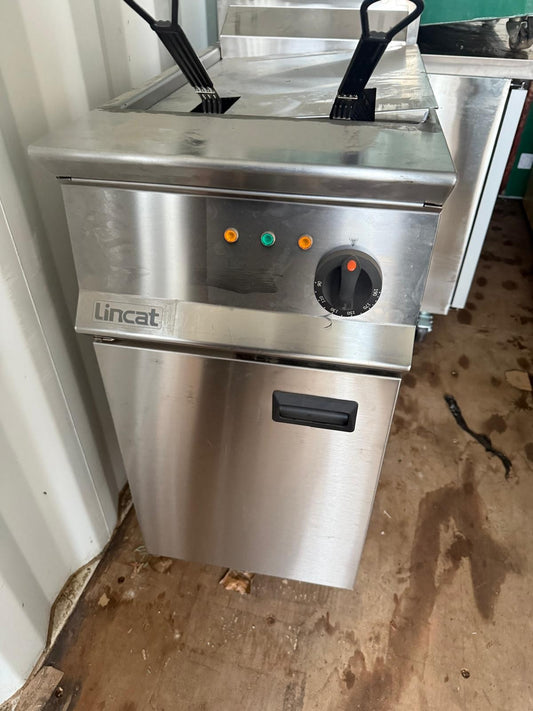 Lincat Opus 800 Free Standing Electric Single Fryer - B Grade